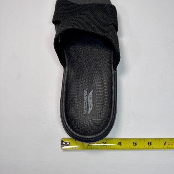 Skechers Women's Wide Fit GOwalk Arch Fit 2.0 Sandals, Size 10 W, 10 wide, black - Picture 12 of 16